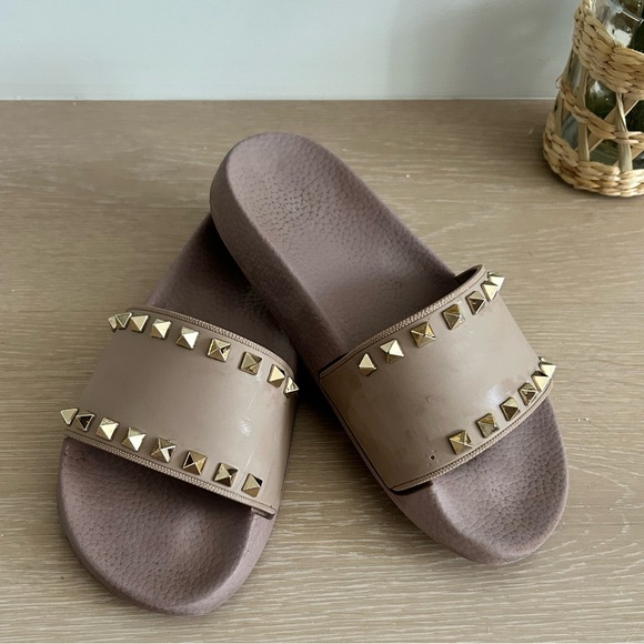 Valentino - ROCKSTUD RUBBER SLIDER SANDAL - Picture 1 of 8